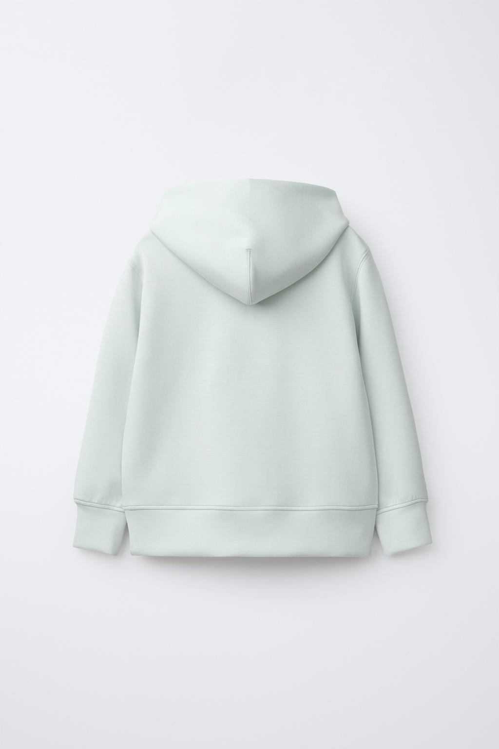 Толстовка в спортивном стиле с принтом