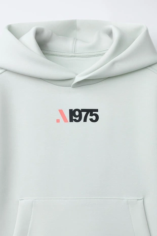 Толстовка в спортивном стиле с принтом- Заказать в России