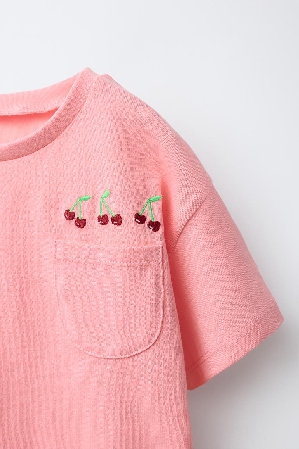 ФУТБОЛКА С КАРМАНОМ И ВЫШИВКОЙ