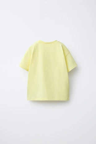 Футболка с карманом и вышивкой