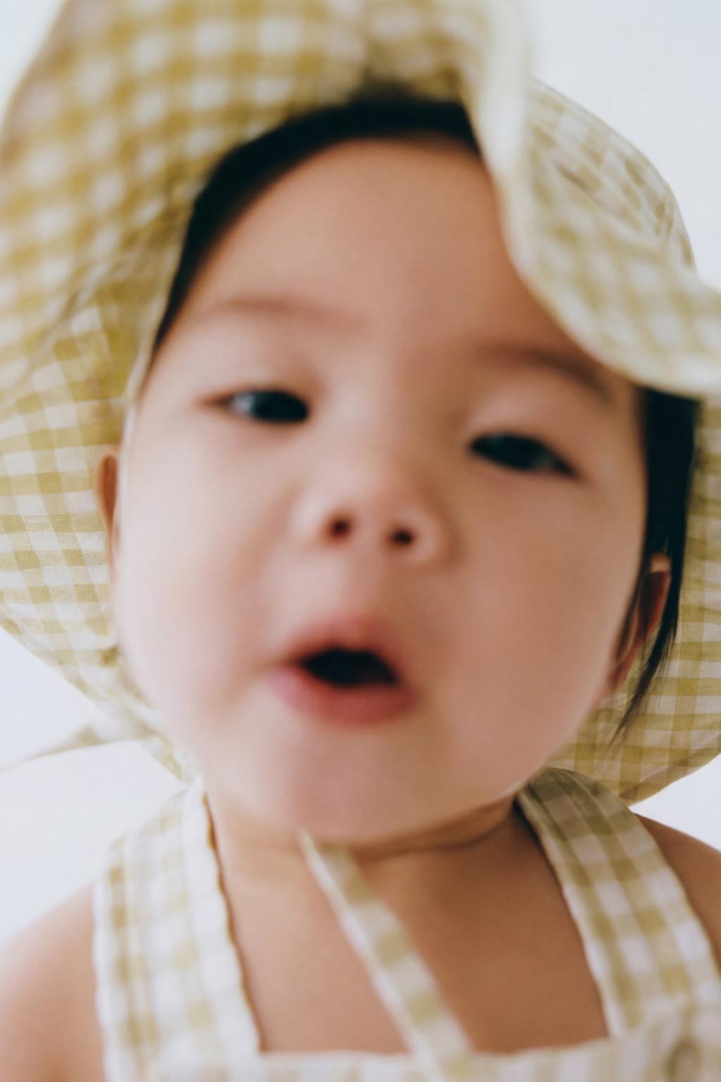 Ведёрная шляпа в клетку