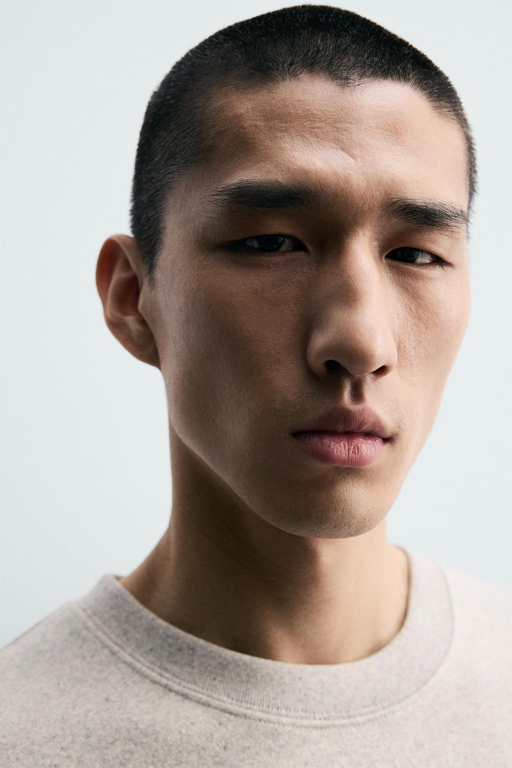 ТОЛСТОВКА С КОМБИНИРОВАННОЙ НАШИВКОЙ