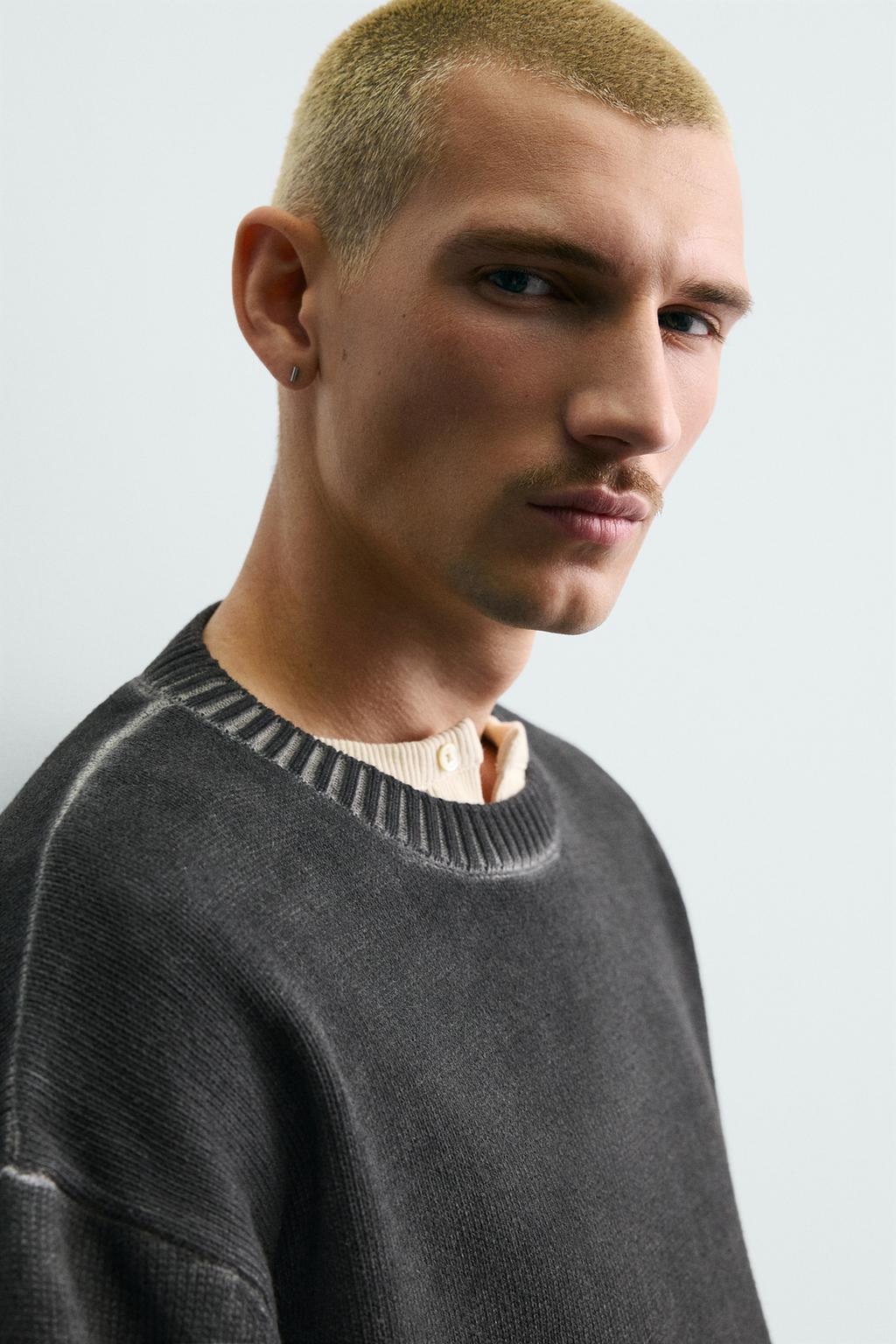 СВИТЕР ИЗ РЕЛЬЕФНОЙ ТКАНИ С ЭФФЕКТОМ ПОТЕРТОСТИ