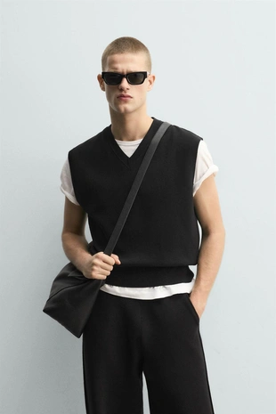 Жилет из рельефного трикотажа- Заказать в России