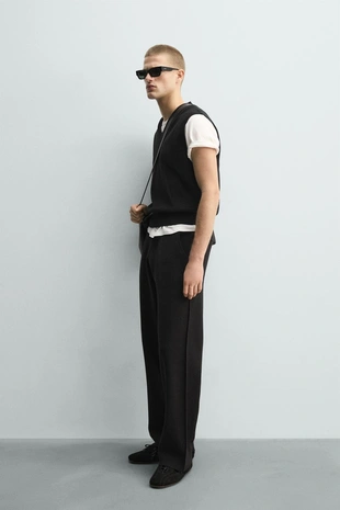 Жилет из рельефного трикотажа- Заказать в России