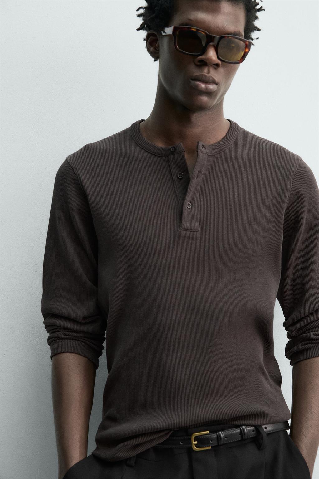 ФУТБОЛКА В РУБЧИК С ВЫРЕЗОМ «ХЕНЛИ»