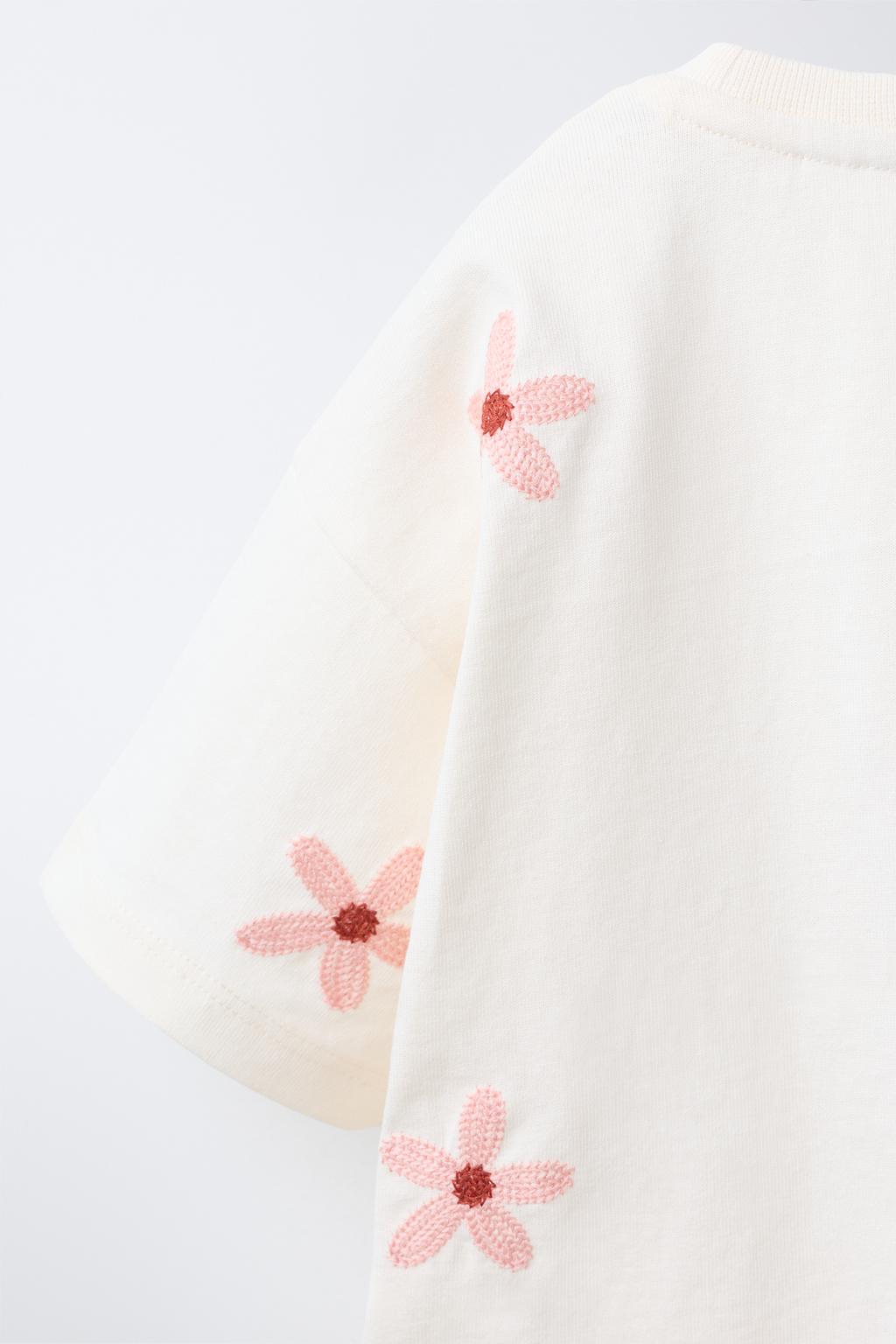 ФУТБОЛКА С ЦВЕТОЧНОЙ ВЫШИВКОЙ