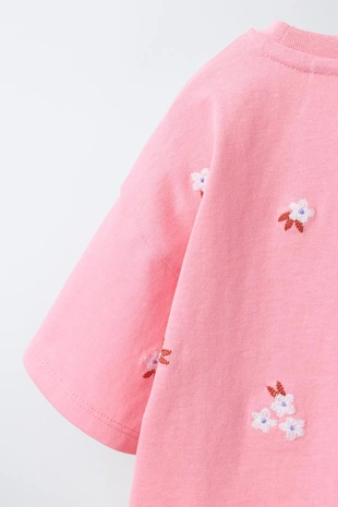 Футболка с вышитыми цветами- Заказать в России