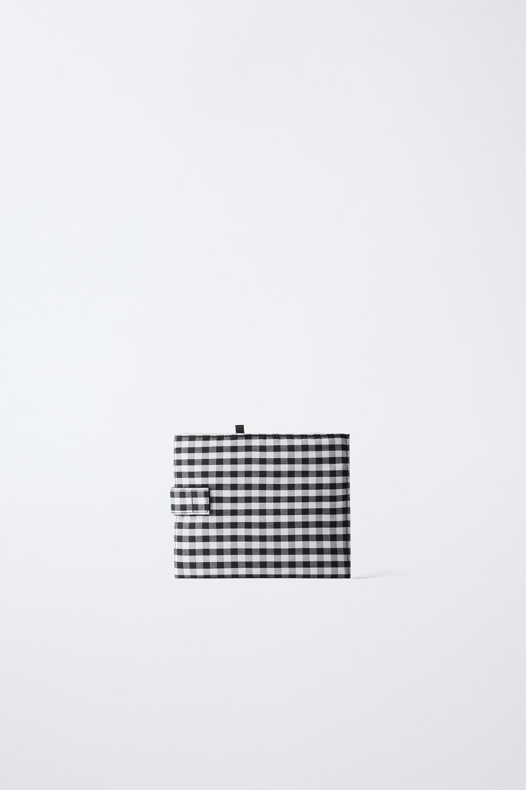 Подстилка для смены памперса с клетчатым принтом