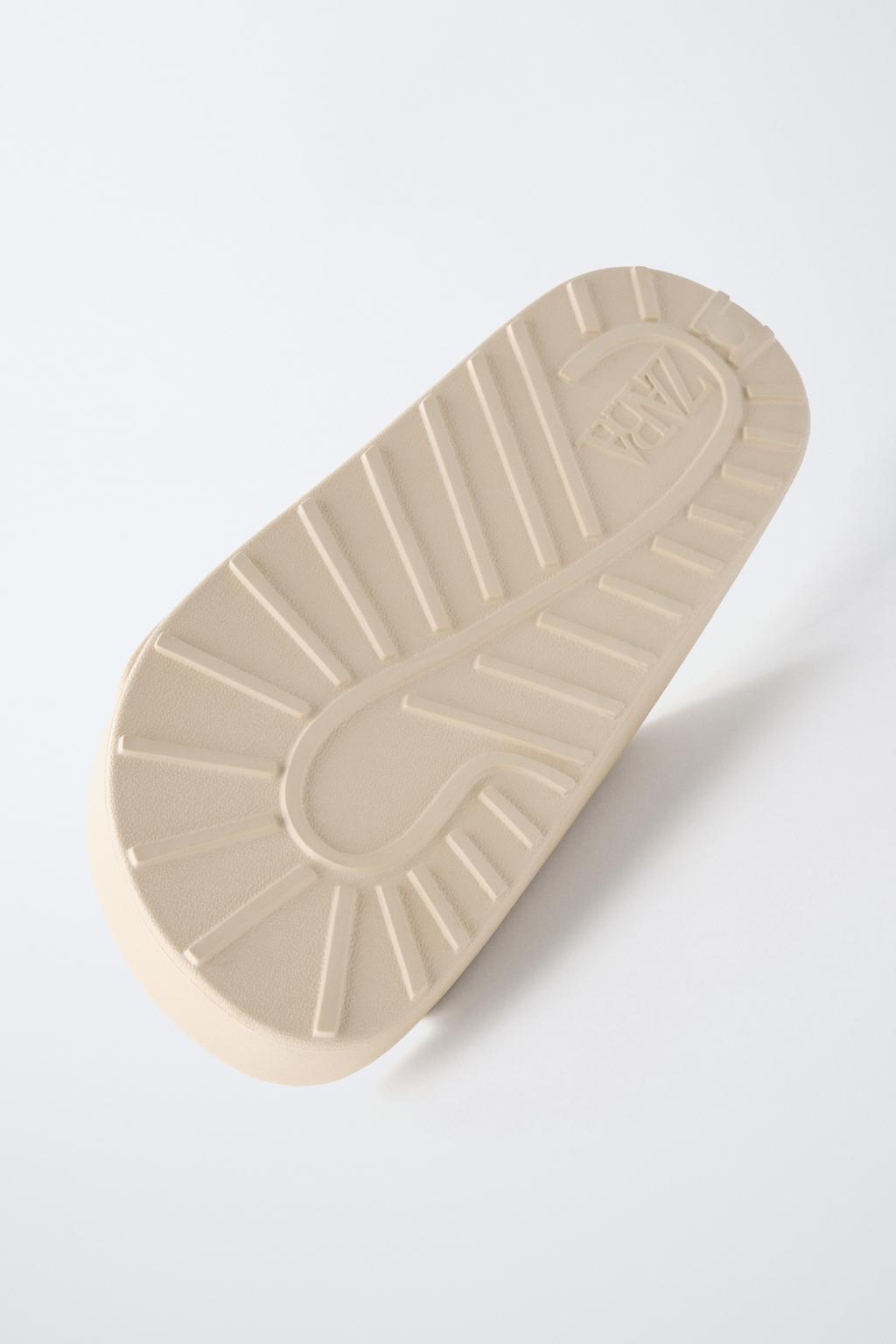 РЕЗИНОВЫЕ САНДАЛИИ С ПРЯЖКАМИ