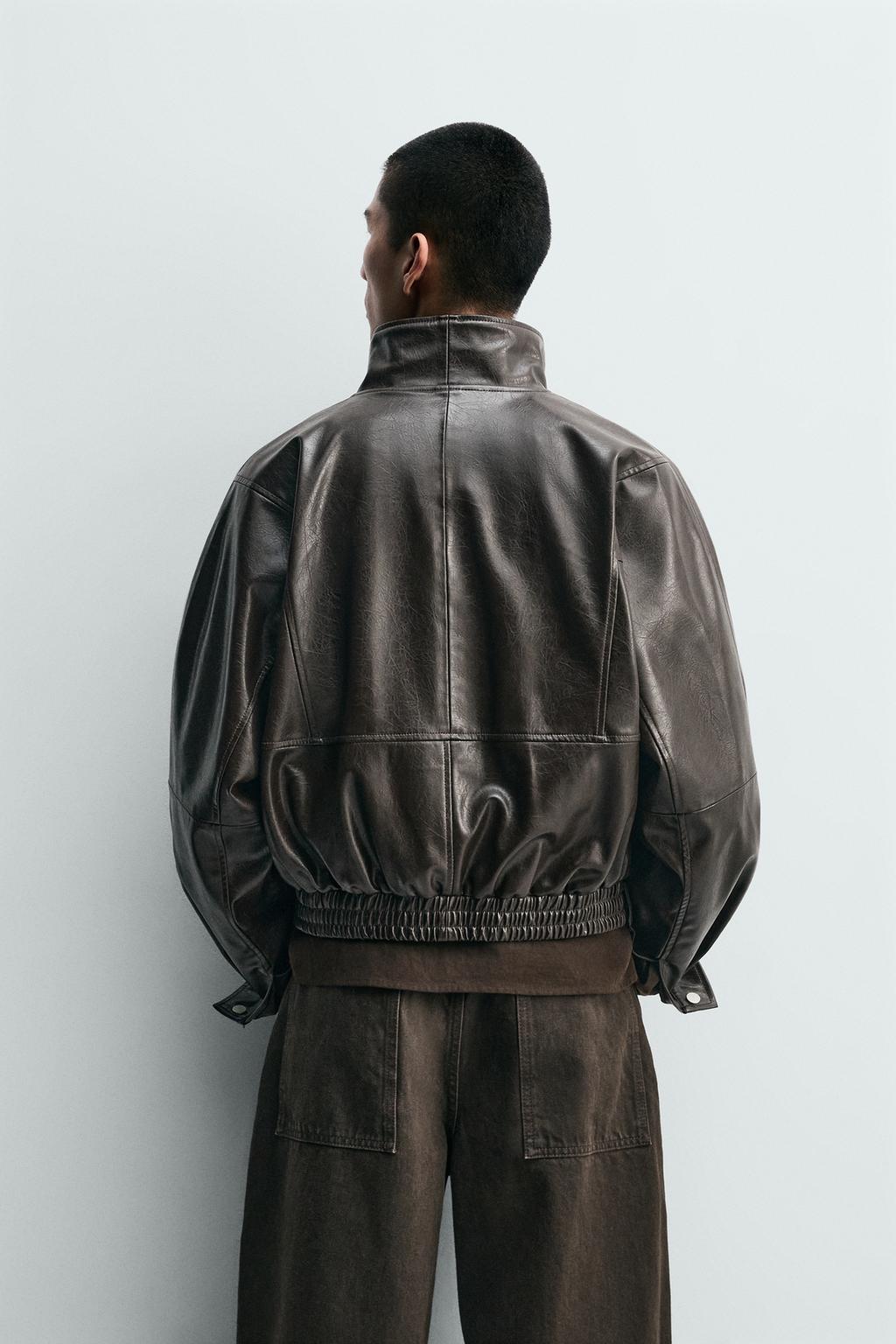 УКОРОЧЕННАЯ КУРТКА ИЗ ИСКУССТВЕННОЙ КОЖИ