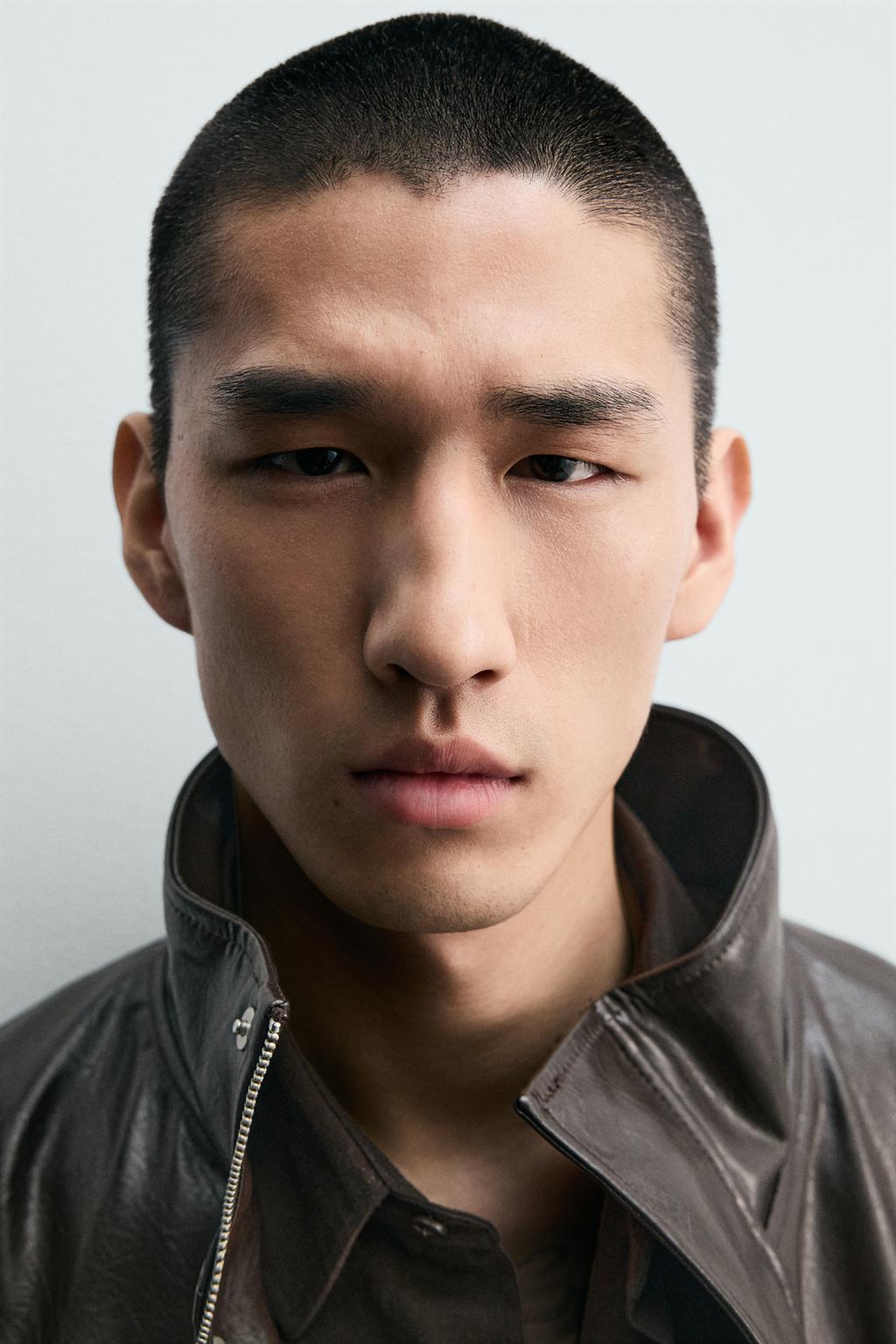 УКОРОЧЕННАЯ КУРТКА ИЗ ИСКУССТВЕННОЙ КОЖИ