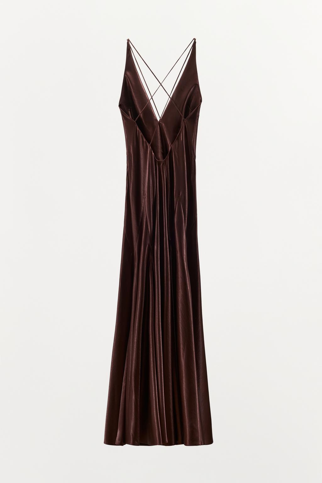 ДЛИННОЕ ОБЪЕМНОЕ ПЛАТЬЕ ИЗ АТЛАСА