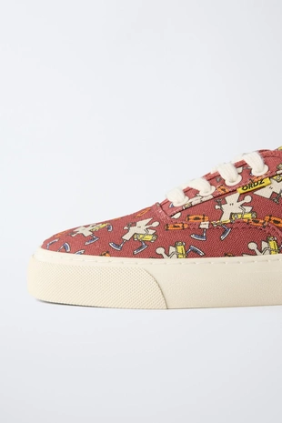 Кроссовки со шнуровкой- Заказать в России