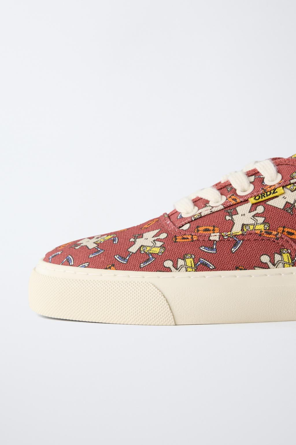 КРОССОВКИ СО ШНУРОВКОЙ