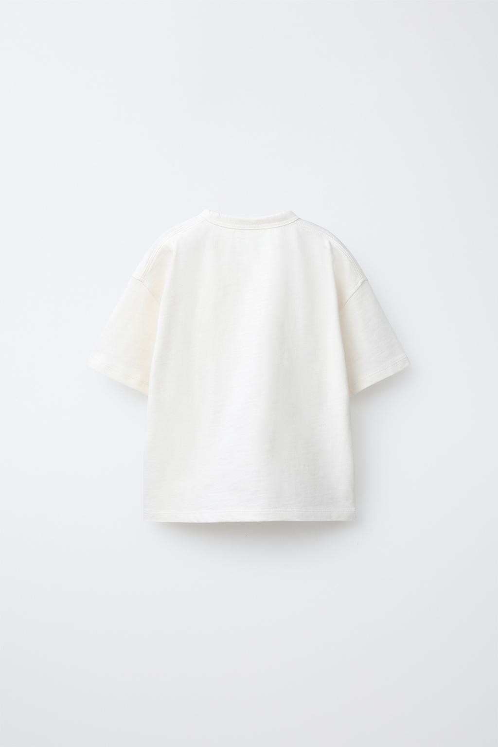 БАЗОВАЯ ФУТБОЛКА С ПУГОВИЦАМИ