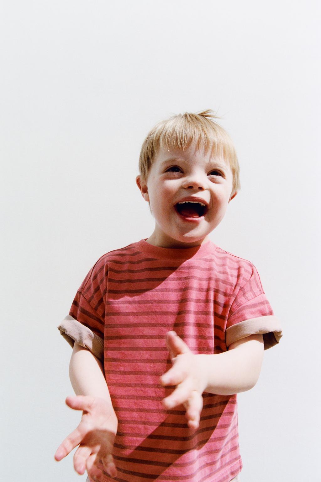 ФУТБОЛКА В ПОЛОСКУ