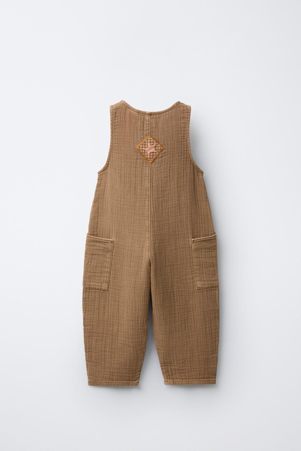ДЛИННЫЙ КОМБИНЕЗОН В ДЕРЕВЕНСКОМ СТИЛЕ С НАШИВКАМИ