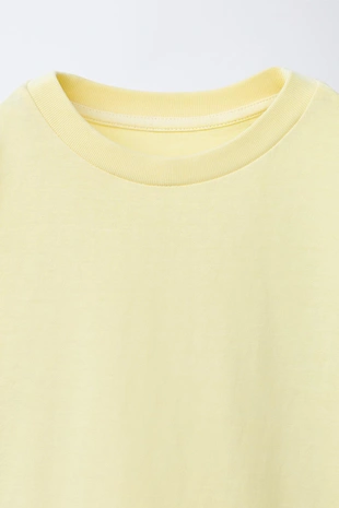 Однотонная футболка