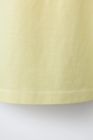 Однотонная футболка