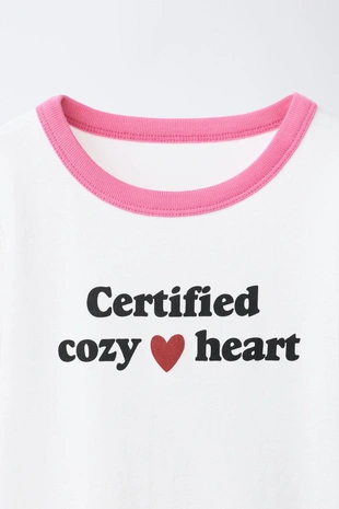 Футболка в рубчик с контрастным текстом- Заказать в России