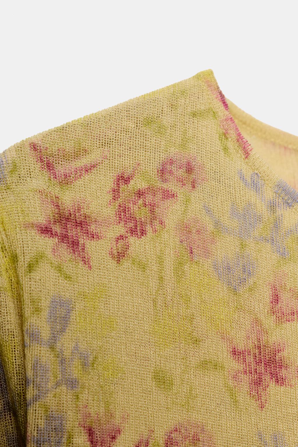 ТОП ИЗ ТРИКОТАЖА С ЦВЕТОЧНЫМ ПРИНТОМ