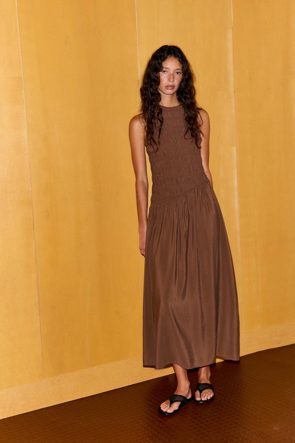 САНДАЛИИ НА ПЛОСКОЙ ПОДОШВЕ С СЕТКОЙ