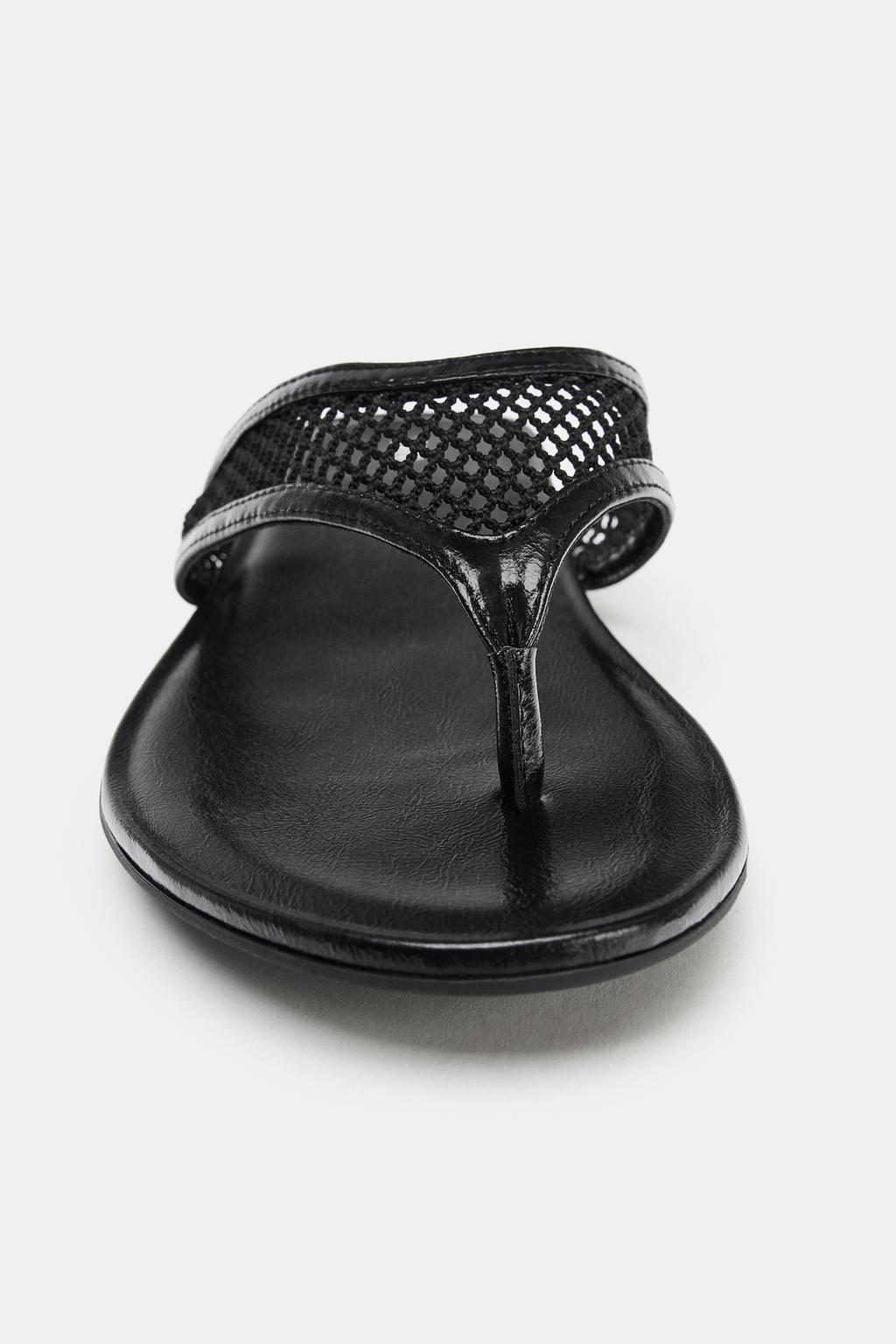 САНДАЛИИ НА ПЛОСКОЙ ПОДОШВЕ С СЕТКОЙ