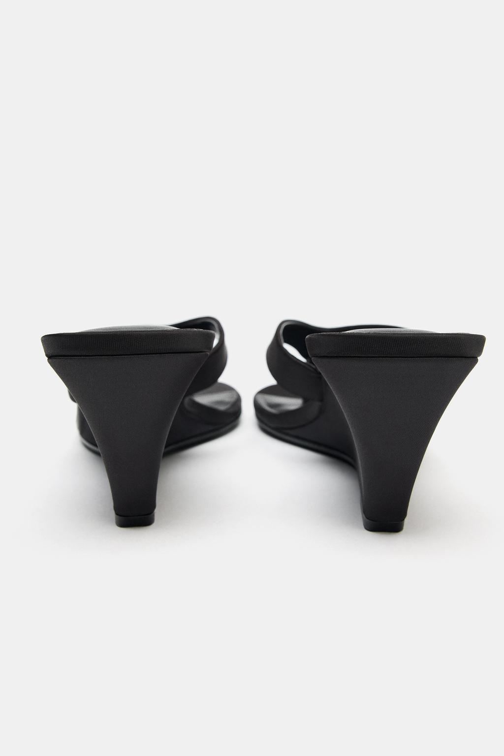 БОСОНОЖКИ НА ТАНКЕТКЕ