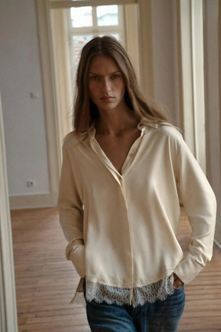 Атласная рубашка с кружевом- Заказать в России