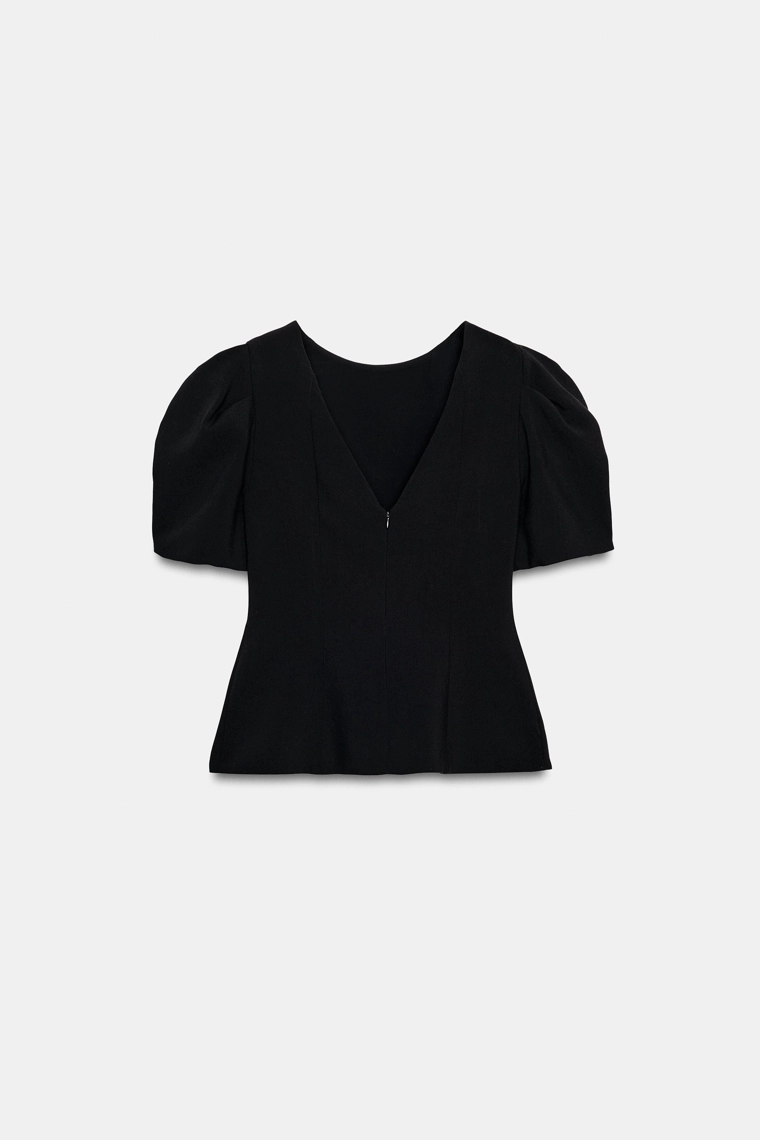 Топ с объемными рукавами