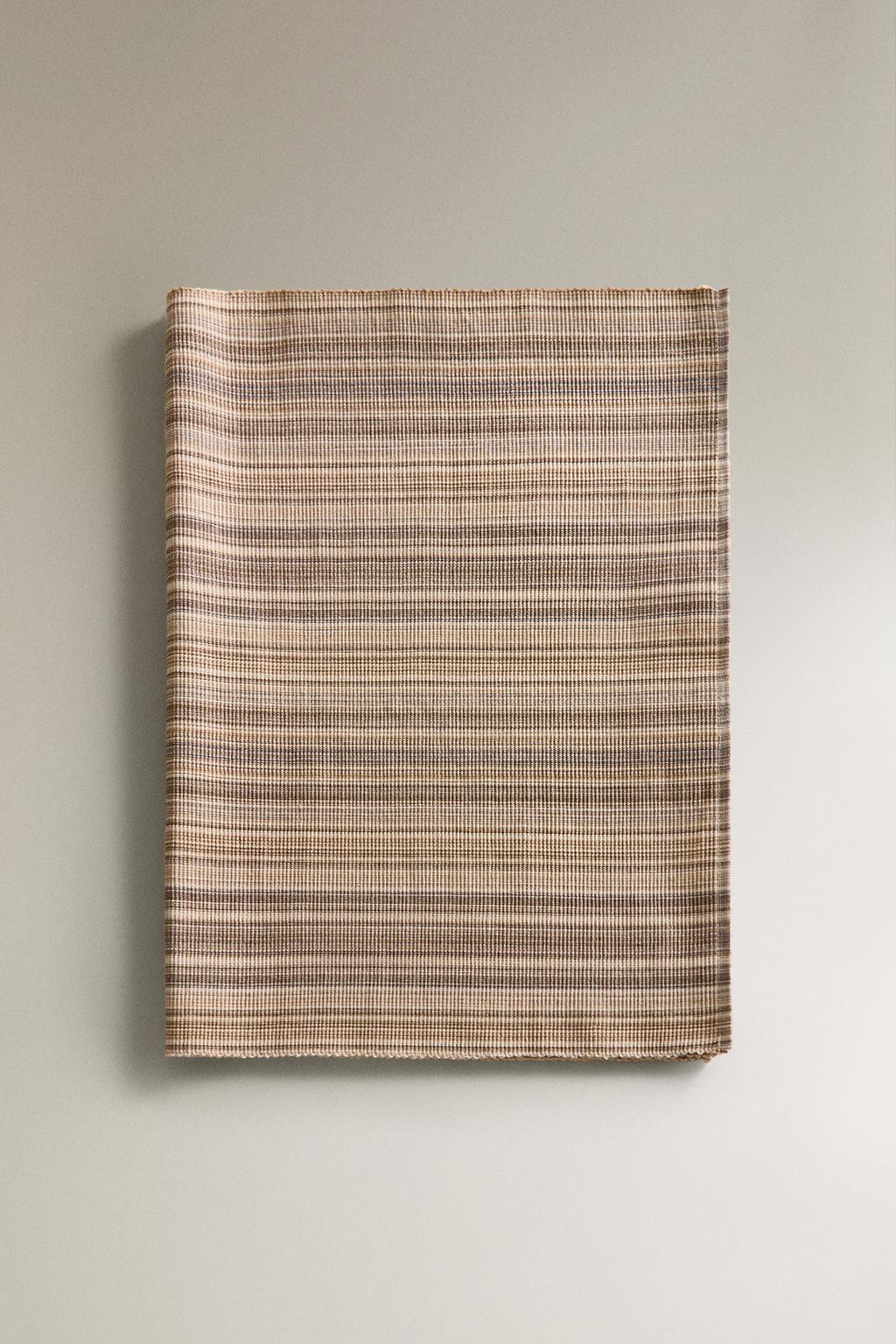 Полосатый бегунок для стола