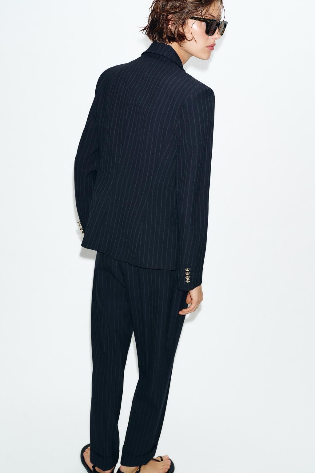 БЛЕЙЗЕР В ТОНКУЮ ПОЛОСКУ