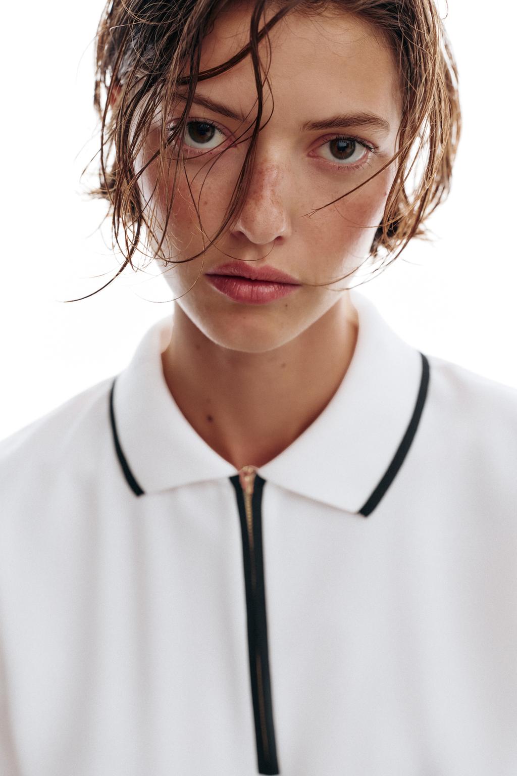 ПЛАТЬЕ МИДИ С ПЛИССИРОВКОЙ И КОНТРАСТНЫМИ ДЕТАЛЯМИ