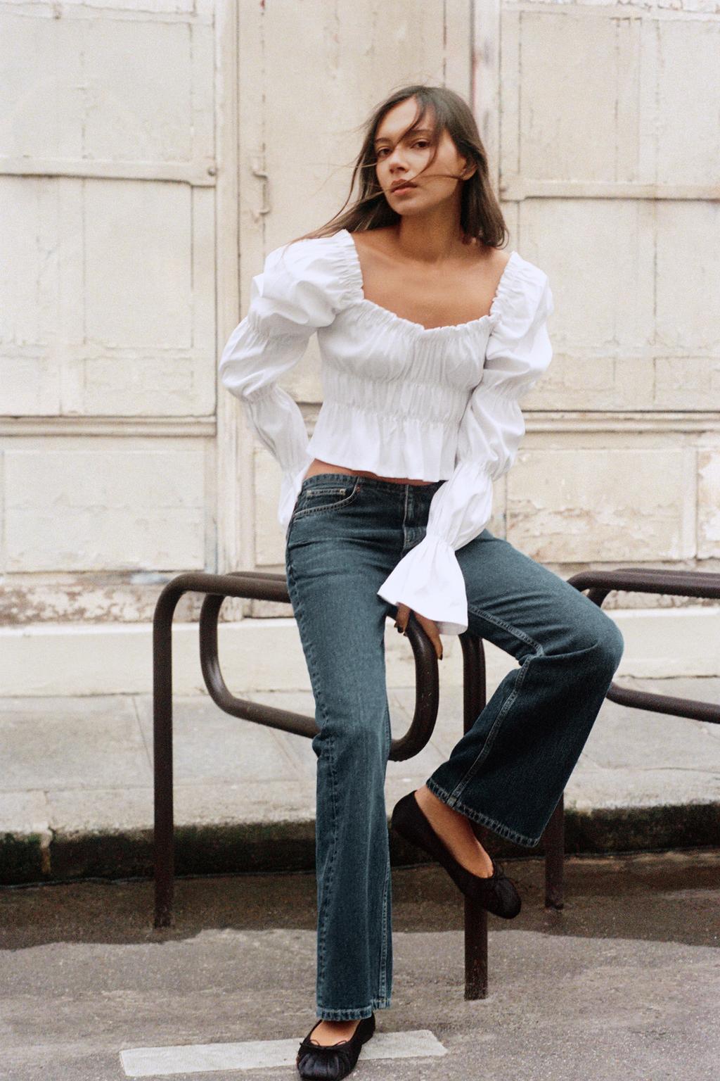 ТОП С ЭЛАСТИЧНЫМИ СБОРКАМИ И ОБЪЕМНЫМИ РУКАВАМИ