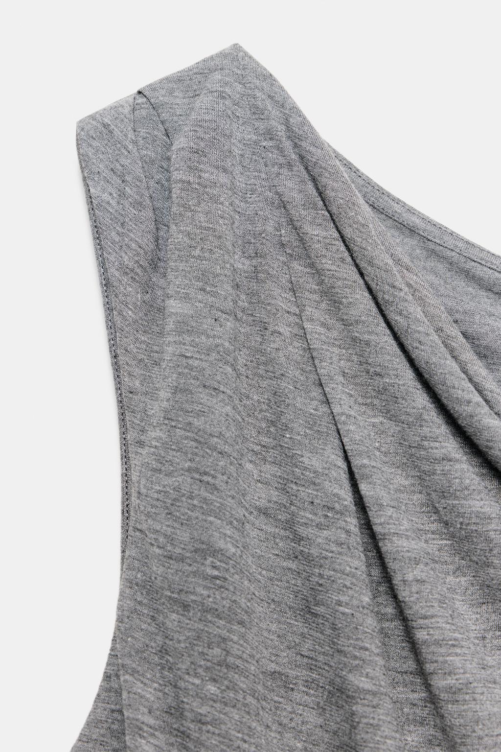 ТОП АСИММЕТРИЧНОГО КРОЯ СО СБОРКАМИ