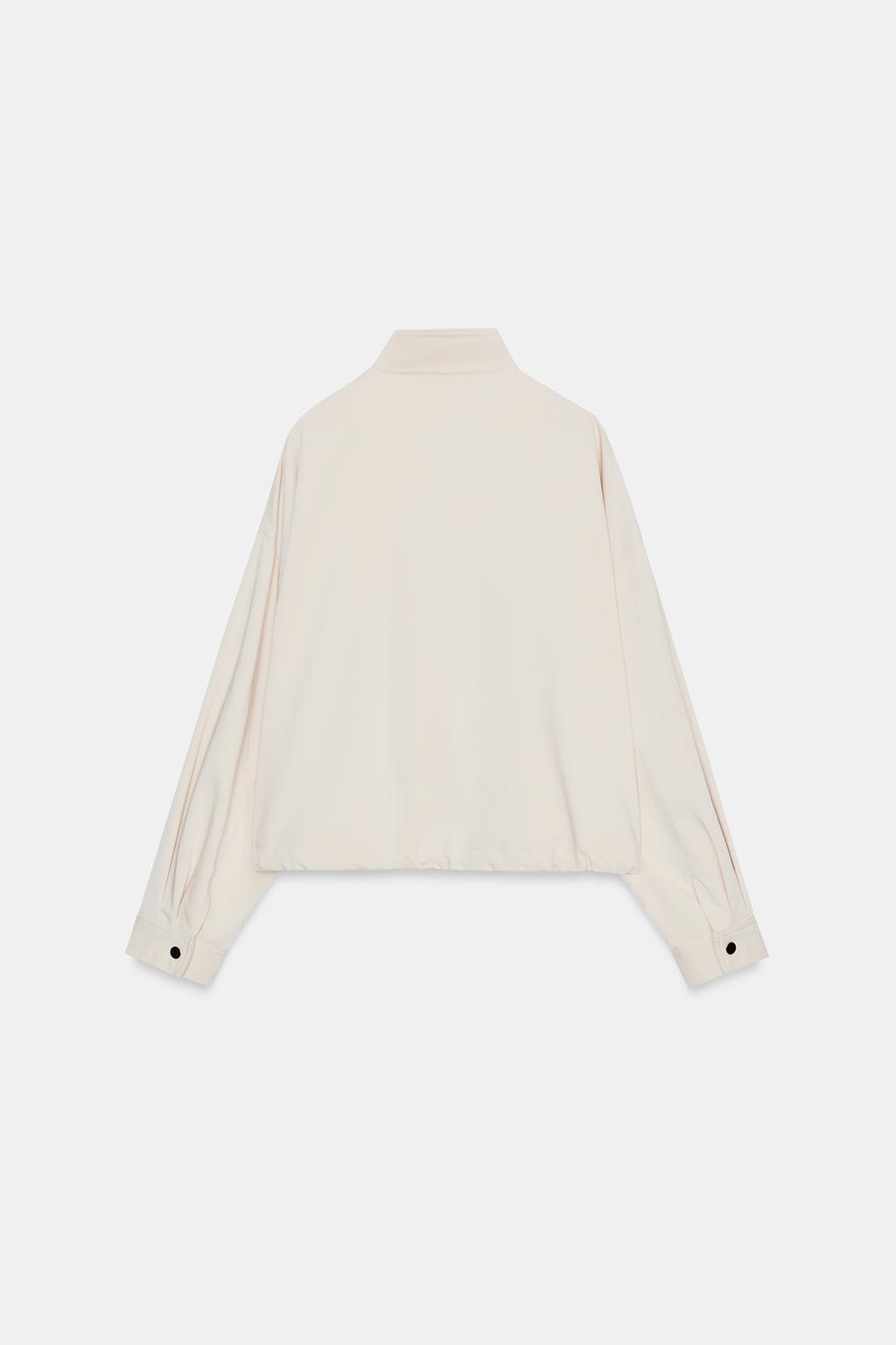 БОМБЕР С ВОРОТНИКОМ-СТОЙКОЙ