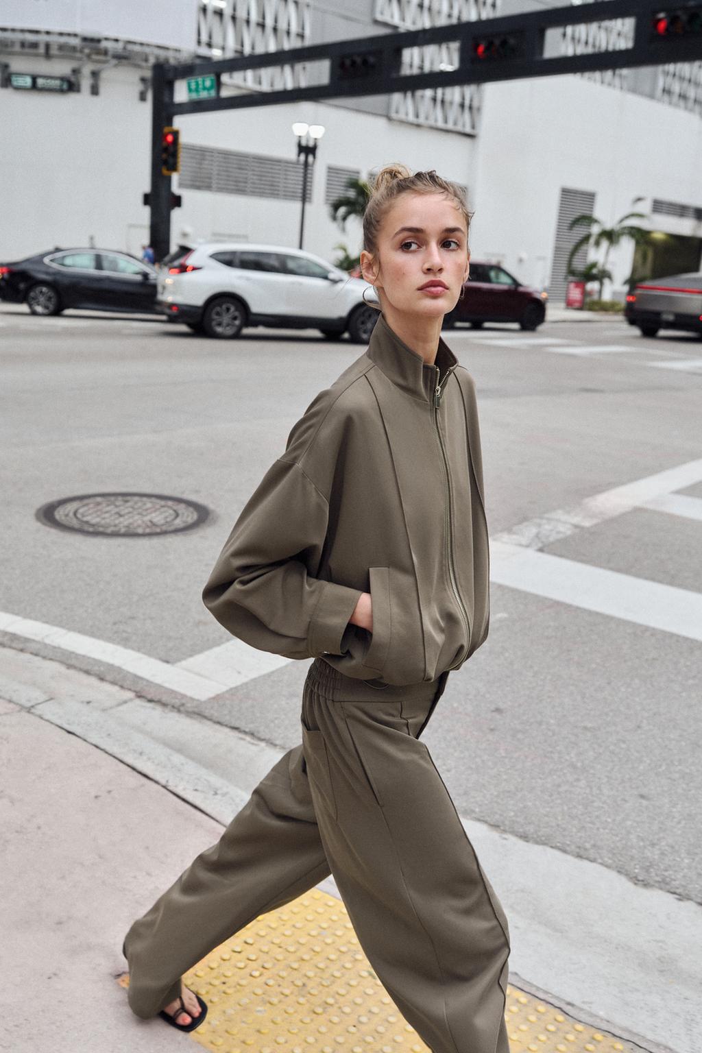 БОМБЕР С ВЫСОКИМ ВОРОТНИКОМ