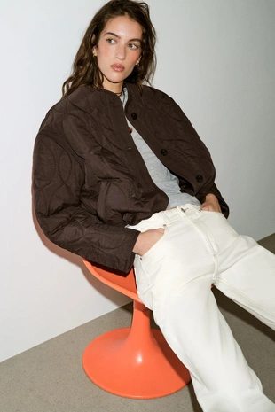 Короткая стеганая куртка- Заказать в России