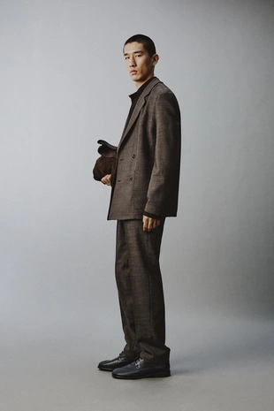 Костюмные брюки из 100% шерсти со складками- Заказать в России