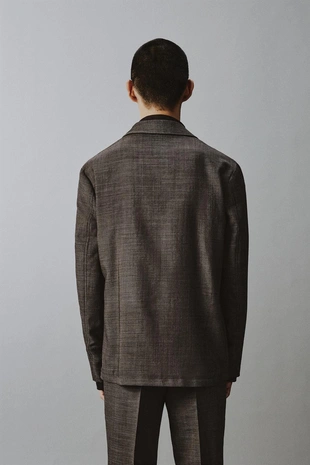 Двубортный костюмный блейзер из 100% шерсти с рельефной тканью- Заказать в России