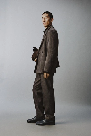 Двубортный костюмный блейзер из 100% шерсти с рельефной тканью- Заказать в России