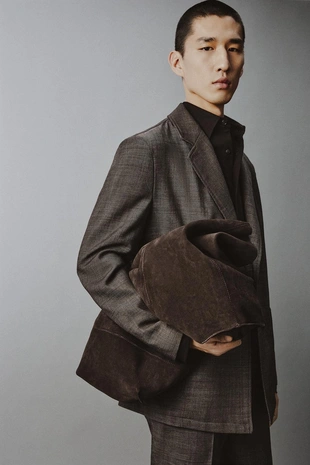 Двубортный костюмный блейзер из 100% шерсти с рельефной тканью- Заказать в России