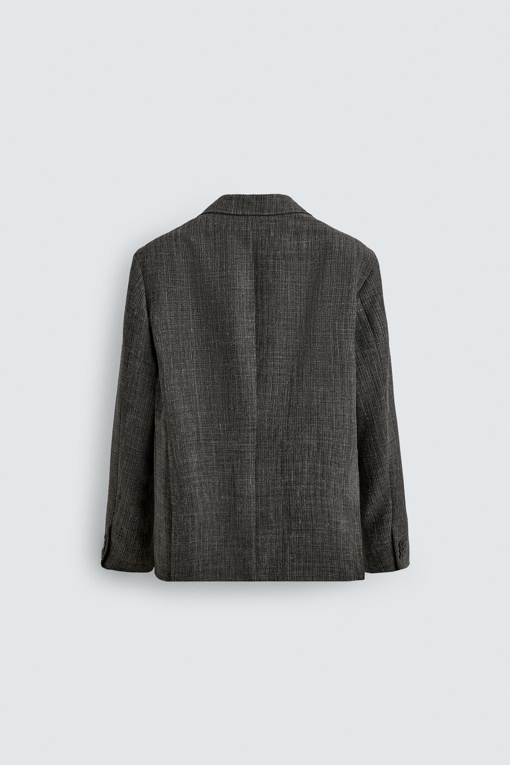 БЛЕЙЗЕР ИЗ РЕЛЬЕФНОЙ ТКАНИ КЛАССИЧЕСКОГО КРОЯ