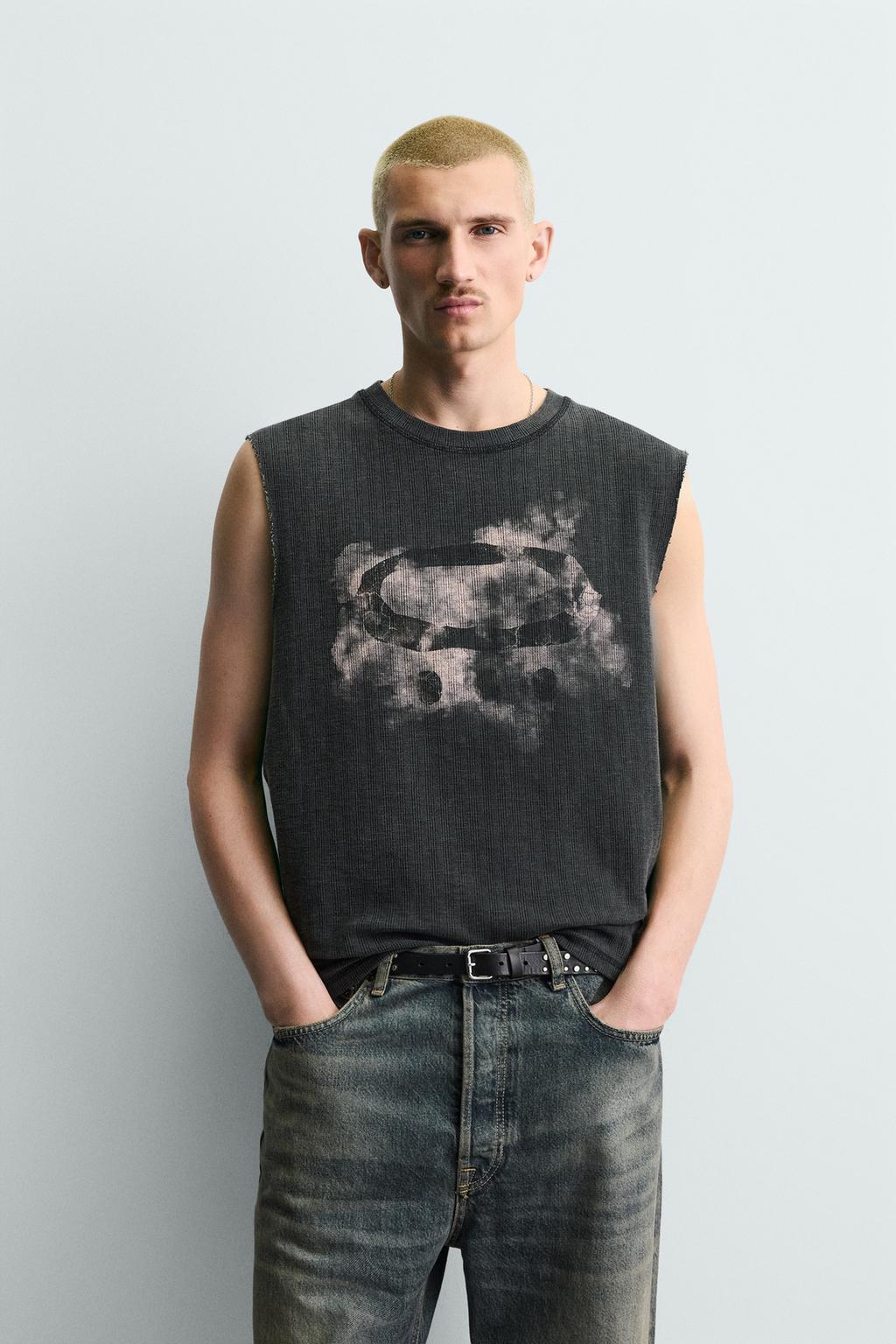 ТРИКОТАЖНЫЙ ТОП БЕЗ РУКАВОВ С ПРИНТОМ