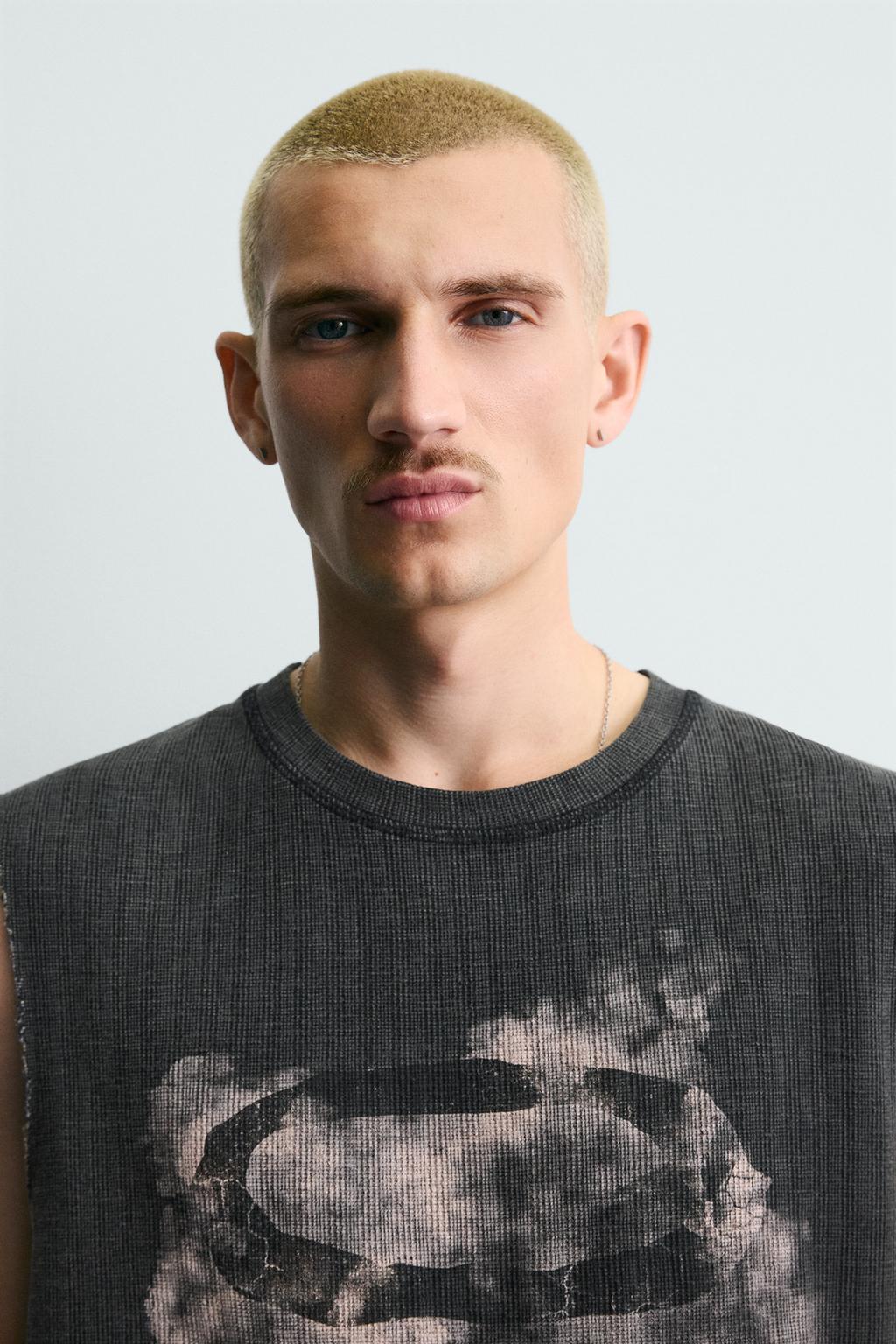 ТРИКОТАЖНЫЙ ТОП БЕЗ РУКАВОВ С ПРИНТОМ