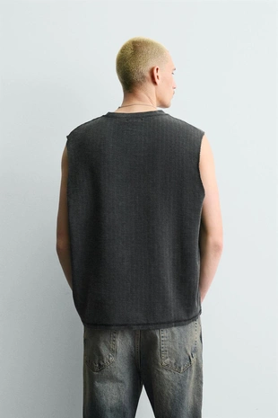 Трикотажный топ без рукавов с принтом- Заказать в России