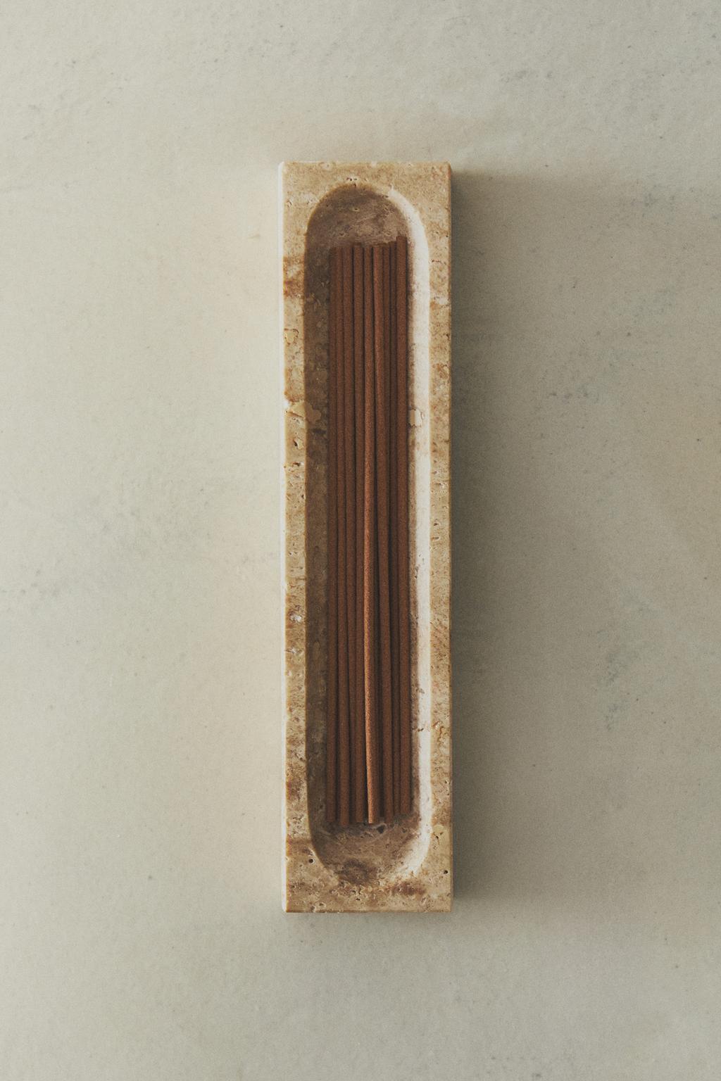 Ароматизированные палочки благовоний rose et pivoine с подставкой