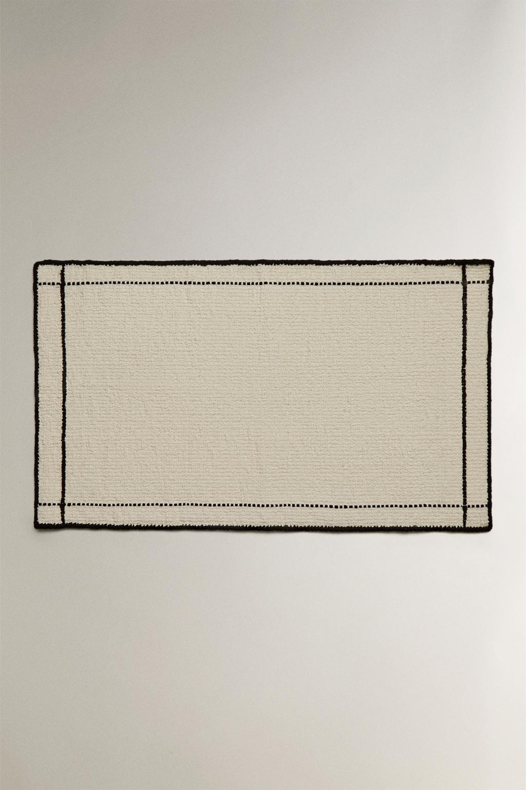 Коврик для ванны с отстрочкой по краю