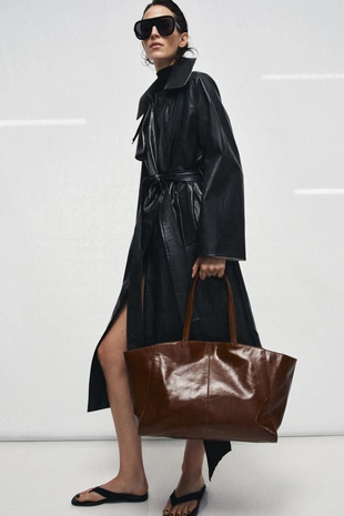 Кожаная сумка-шопер с декоративной строчкой- Заказать в России